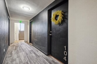 75 N Emerson St, Unit 104 in Denver, CO - Building Photo - Building Photo