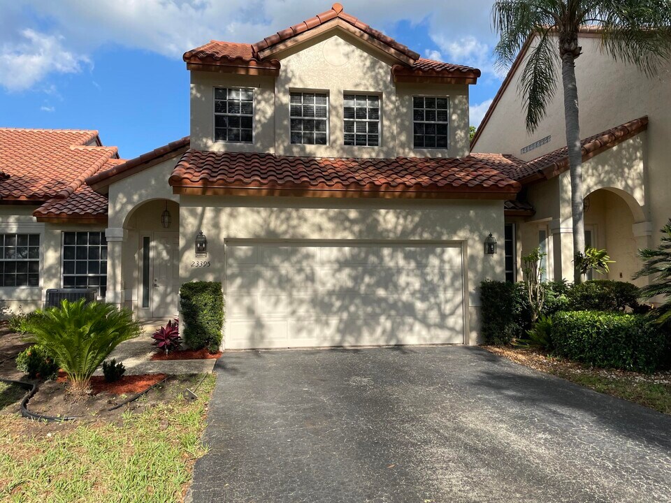 23395 Water Cir in Boca Raton, FL - Building Photo