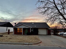 153 Tobi Ave in Weatherford, OK - Building Photo