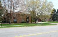 Cedar Manor Apartments in Bloomington, MN - Foto de edificio - Building Photo