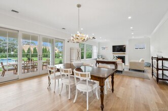 165 Oneck Ln in Westhampton Beach, NY - Building Photo - Building Photo