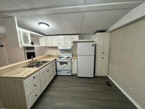 71A Tower Manor Cir E in Auburndale, FL - Building Photo - Building Photo