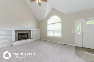 203 N Highland Dr in Raymore, MO - Building Photo - Building Photo