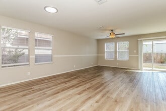 2634 Gato Del Sol in San Antonio, TX - Foto de edificio - Building Photo