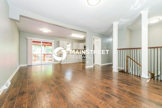 404 SW Keystone Dr in Blue Springs, MO - Building Photo - Building Photo