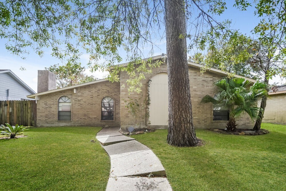14606 Leacrest Dr in Houston, TX - Building Photo