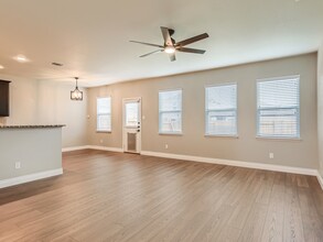 1533 Treeta Trl in Kyle, TX - Building Photo - Building Photo