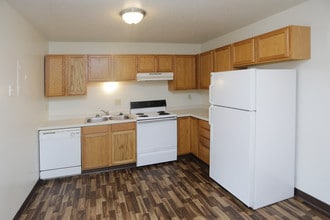 Southwood Estates in Fargo, ND - Building Photo - Interior Photo