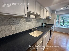 10357 Granite Creek Ln in Oakton, VA - Building Photo - Building Photo