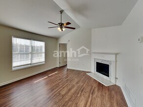 6290 Queensdale Dr in Douglasville, GA - Building Photo - Building Photo