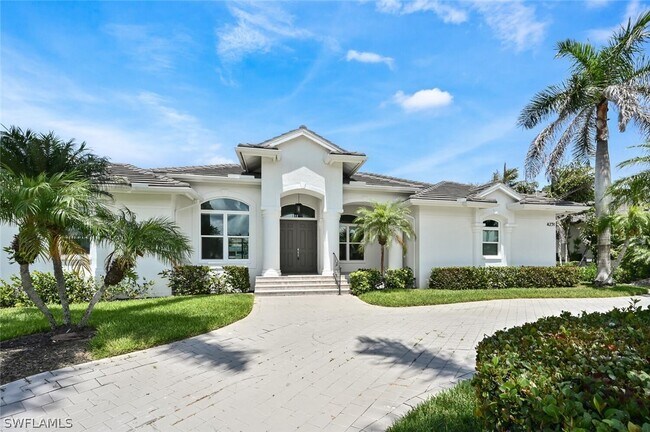 4231 Crayton Rd in Naples, FL - Building Photo - Building Photo