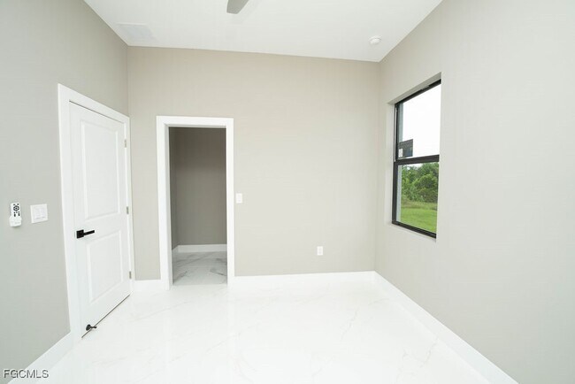 3900 9th St SW in Lehigh Acres, FL - Foto de edificio - Building Photo