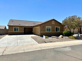 537 W Pintail Dr in Casa Grande, AZ - Building Photo