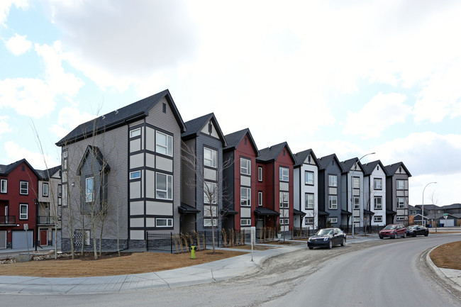 The Loop in Evanston in Calgary, AB - Building Photo - Building Photo