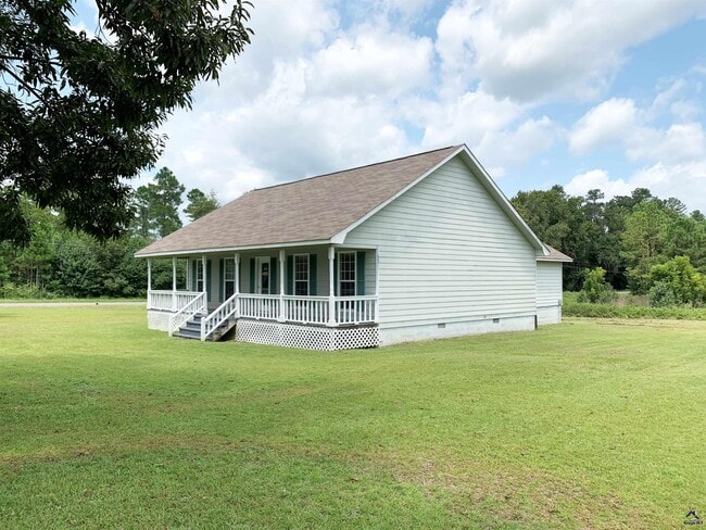 164 Lonnie Bryant Rd in Cochran, GA - Building Photo - Building Photo