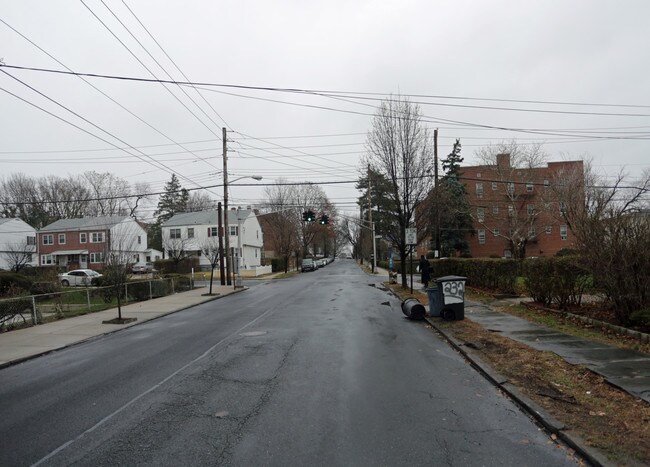 231 E Prospect Ave in Mount Vernon, NY - Foto de edificio - Building Photo