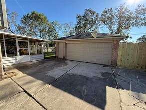 3711 Heather Ln in Pearland, TX - Building Photo - Building Photo