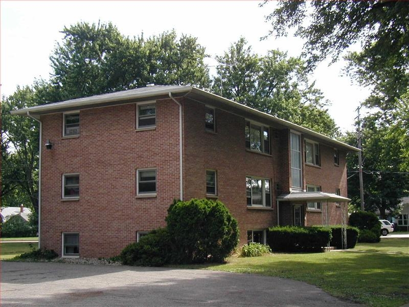 1433 Lakeway Ave in Kalamazoo, MI - Foto de edificio