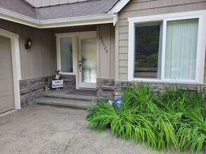 30523 SE Lake Retreat N Dr in Ravensdale, WA - Building Photo - Building Photo