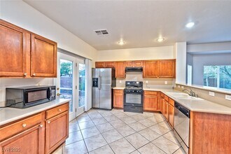 8495 Cerritos Ct in Las Vegas, NV - Building Photo - Building Photo