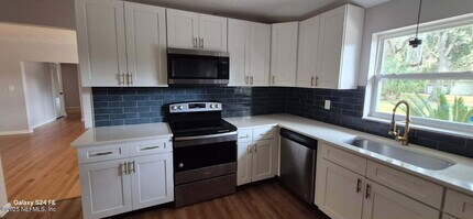 6117 Clifton Ave in Jacksonville, FL - Building Photo - Building Photo