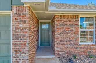 1006 Varenna Ct in Norman, OK - Building Photo - Building Photo