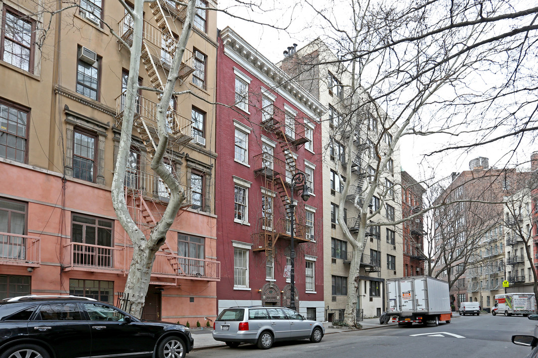 51 Morton St in New York, NY - Foto de edificio