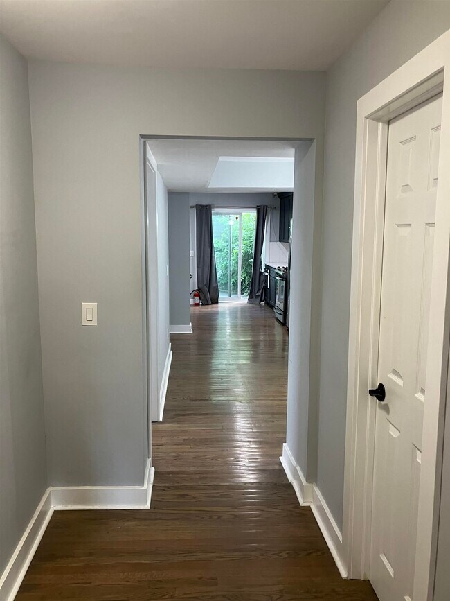 1 Reservoir Ave in Jersey City, NJ - Building Photo - Building Photo