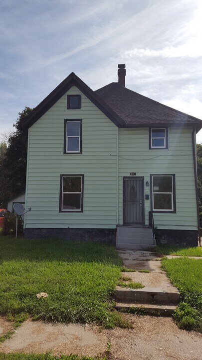 231 Forest Ave in Rockford, IL - Building Photo
