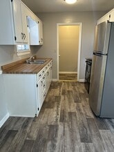 301 Autumn Ave, Unit Apt. B in Rossville, GA - Building Photo - Building Photo