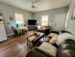 2934 N Maryland Ave in Milwaukee, WI - Foto de edificio - Building Photo