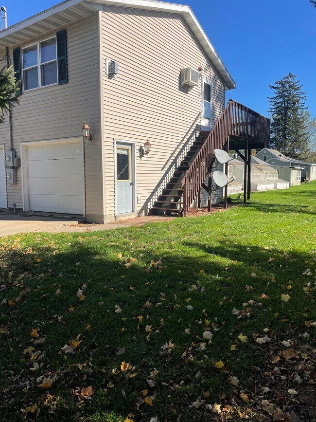 16988 N 7th St, Unit A in Galesville, WI - Building Photo - Building Photo
