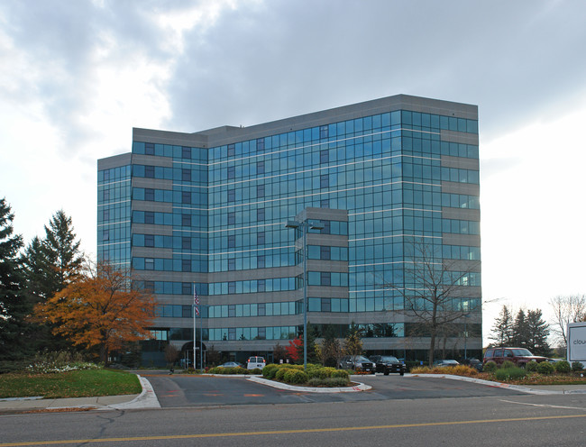 Cloud 9 at Sky Flats in Minnetonka, MN - Foto de edificio - Building Photo