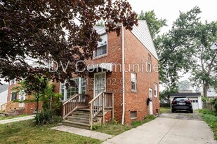 19417 Nitra Ave in Maple Heights, OH - Building Photo