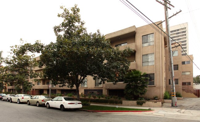 Bentley Monica Apartments in Los Angeles, CA - Foto de edificio - Building Photo