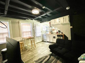 7 Champney Pl, Unit 1 in Boston, MA - Foto de edificio - Building Photo