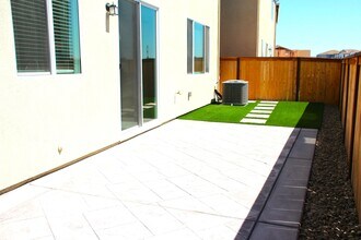 3596 Kona Kai Wy in Sacramento, CA - Building Photo - Building Photo