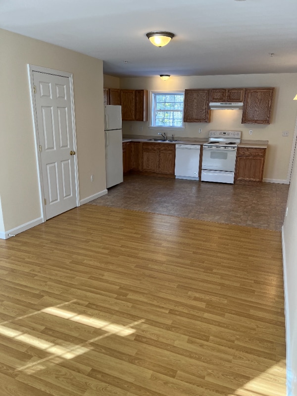 3 Peninsula Dr in Blue Hill, ME - Building Photo - Building Photo