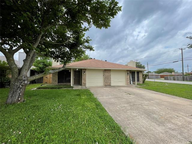 property at 2613 Stanford St