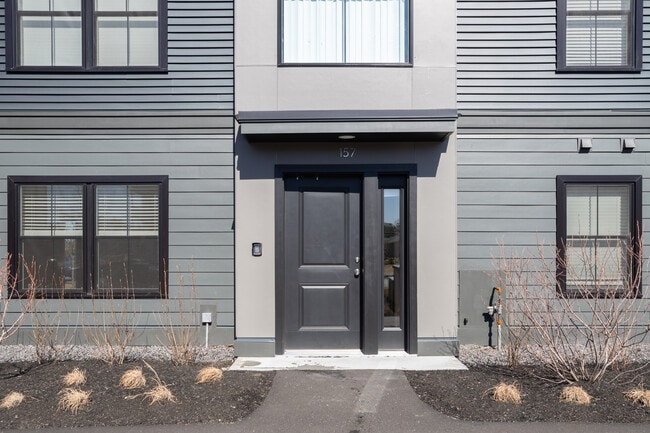 Hackamore North Apartments in Scarborough, ME - Building Photo - Building Photo