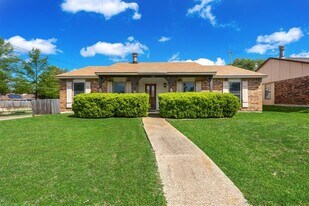 729 Via Altos in Mesquite, TX - Building Photo