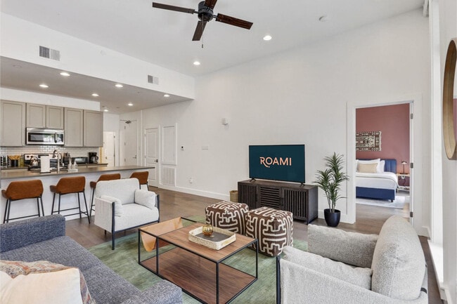 127 Carondelet St in New Orleans, LA - Building Photo - Building Photo