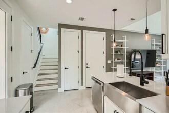 2932 E 13th St in Austin, TX - Foto de edificio - Building Photo