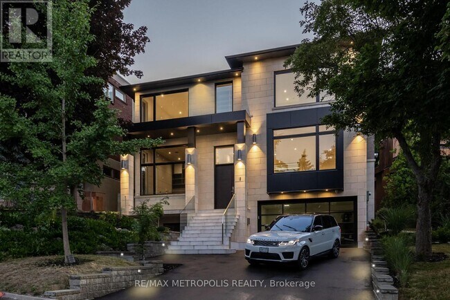 12 Bearwood Dr in Toronto, ON - Building Photo - Building Photo