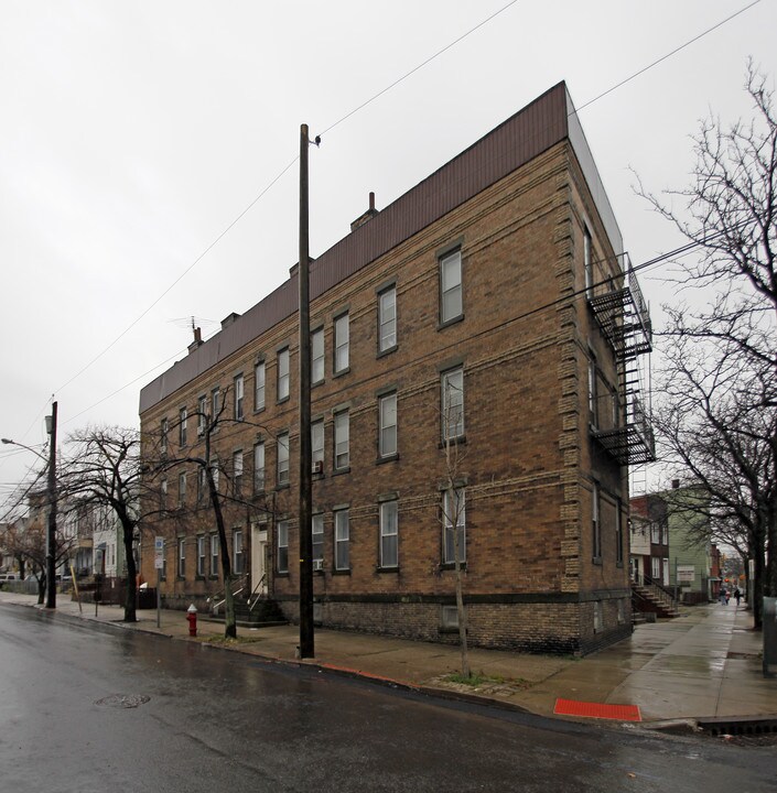 172 Central Ave in Jersey City, NJ - Building Photo