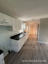 1015 Lenore Ave in Lansing, MI - Building Photo - Building Photo