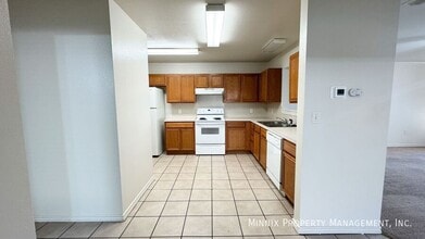 904 N Belmont Ave-Unit -B in Lubbock, TX - Building Photo - Building Photo