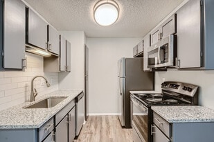 Villas At Waterchase