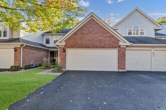 2116 Glasgow Ct in Hanover Park, IL - Building Photo - Building Photo