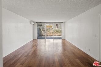 211 S Wilson Ave in Pasadena, CA - Building Photo - Building Photo